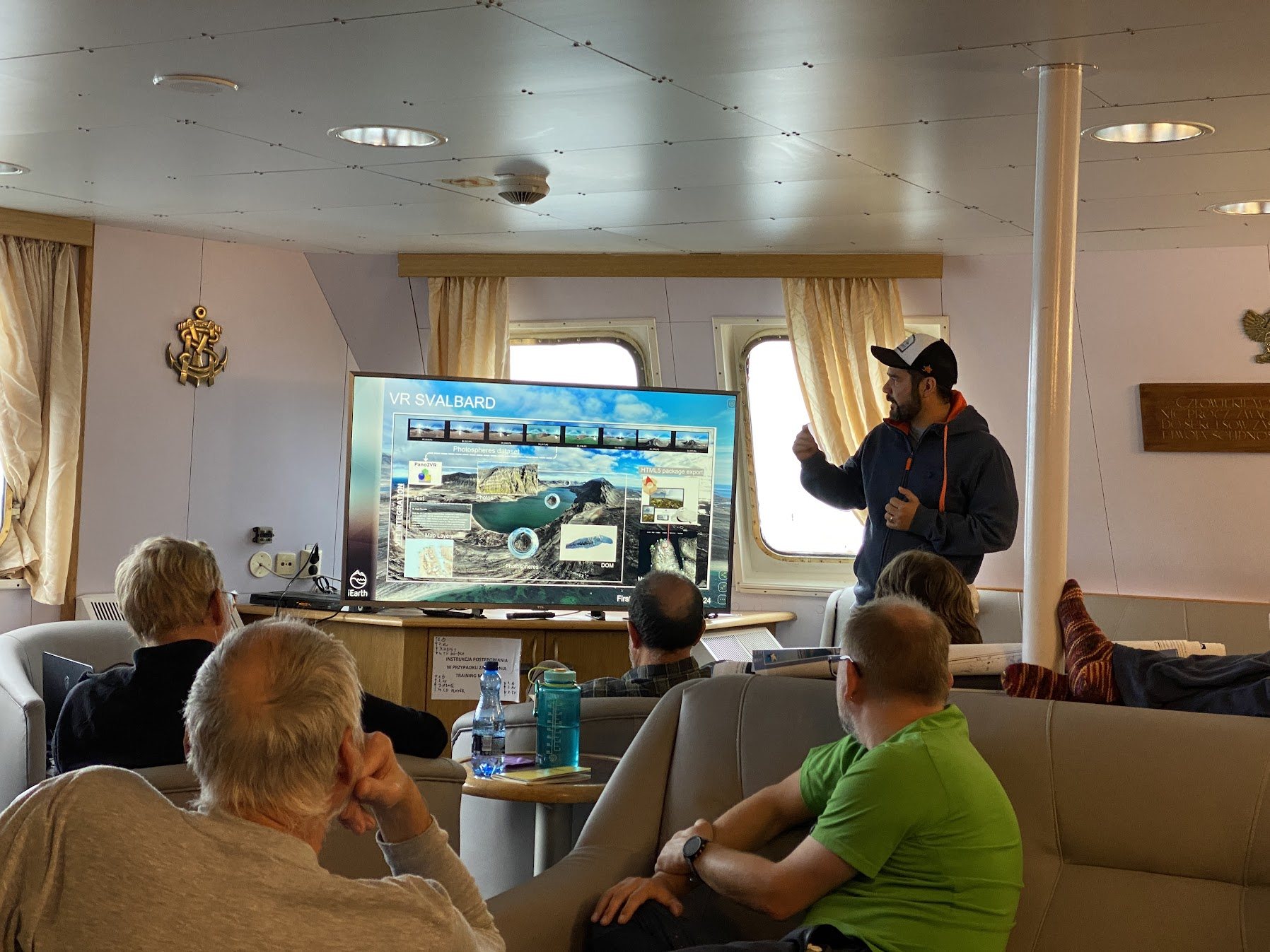 Rafael presenting VRSvalbard