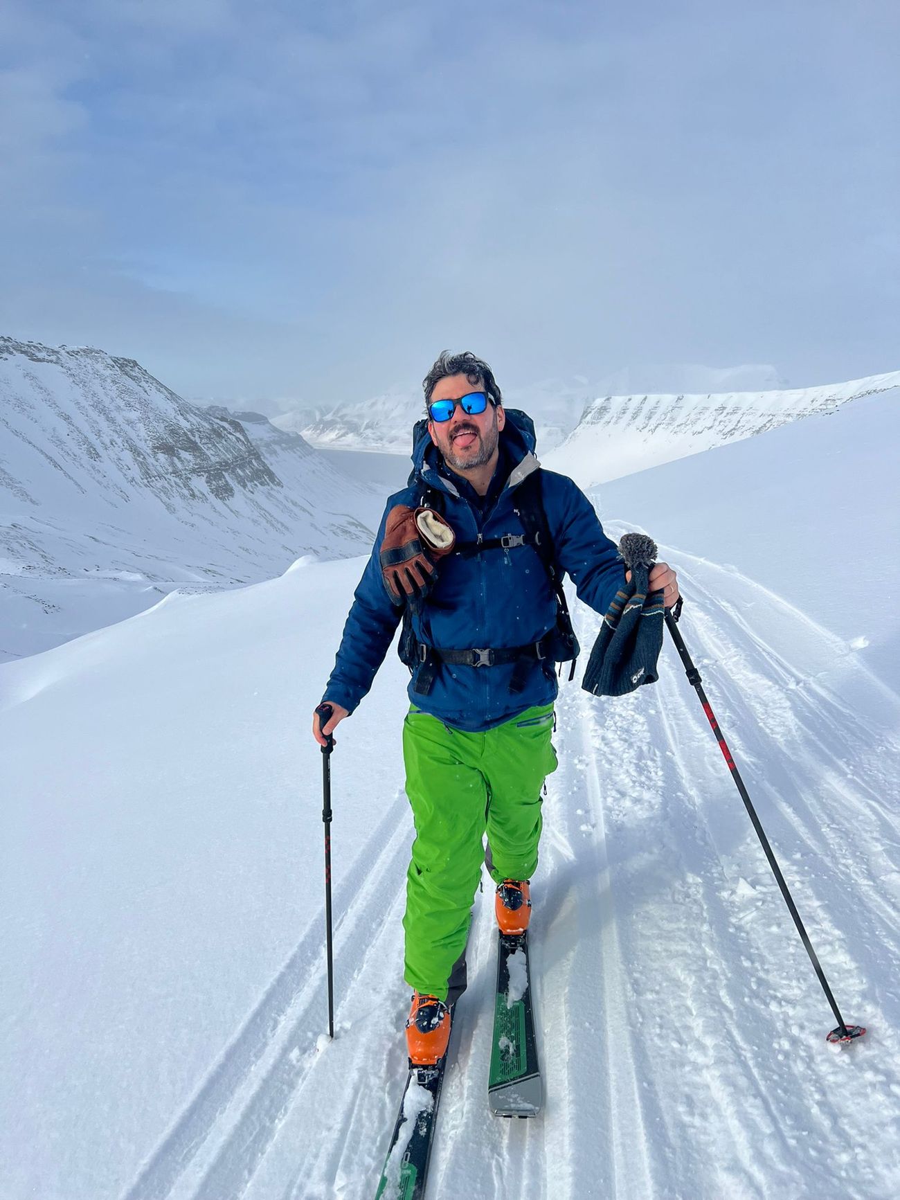 Ski touring to a field site
